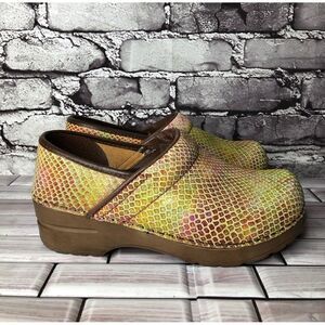 Sanita Green Yellow Red Snake Skin Slip On Nursing Clogs Shoes Women Sz 36EU/6US